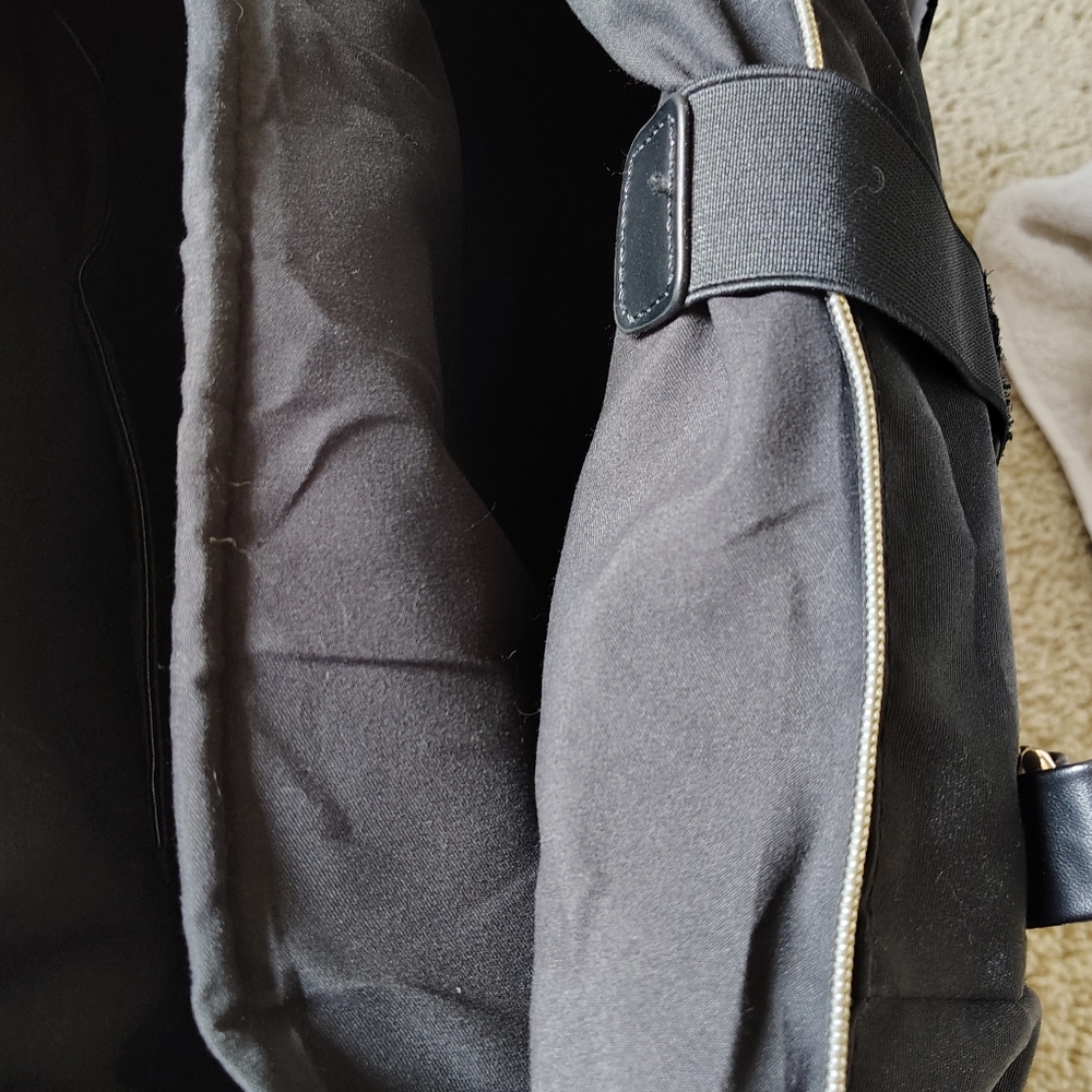 Travel tote NEVER USED - Picture 7 of 13